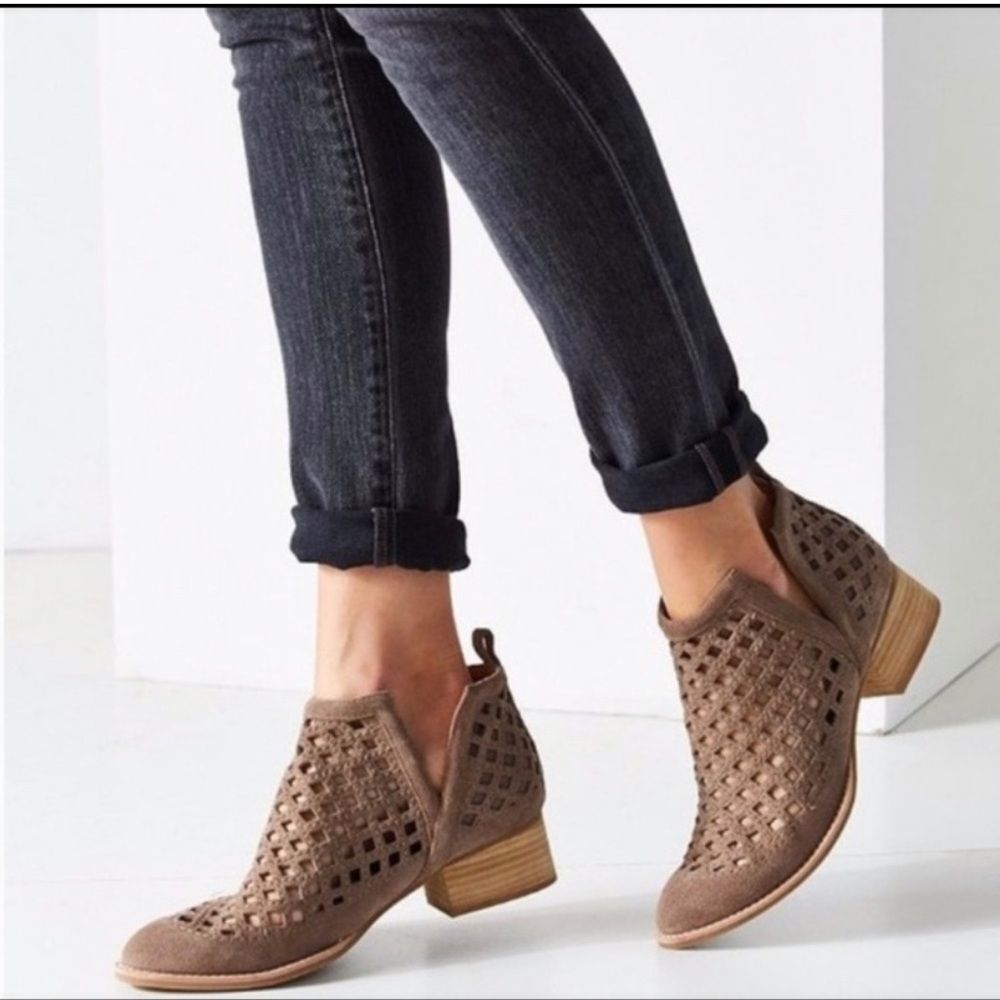 Jeffrey Campbell Taggart olive green suede Women Olive Ankle Booties boots sz 8